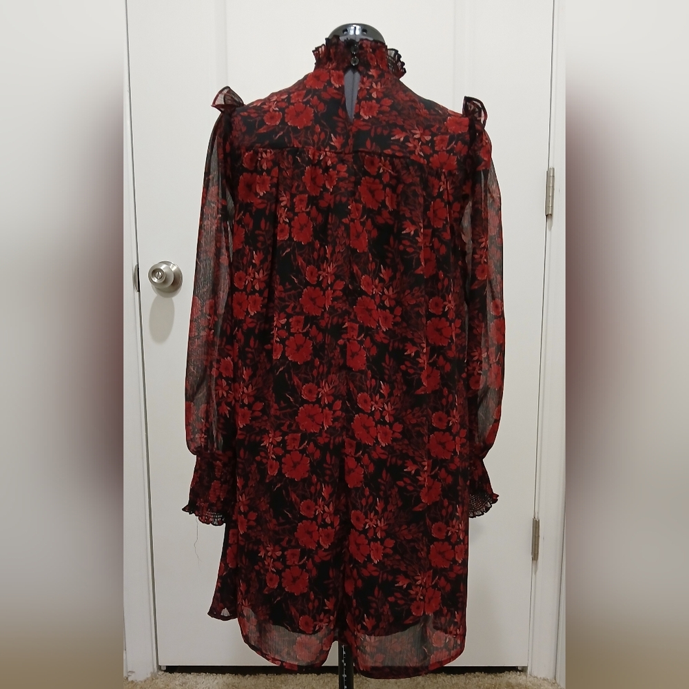 NWT Francesca's Red Flower Top - Picture 9 of 12